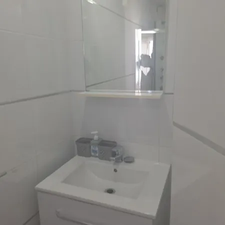 Wonderful White Appartament In Playa Americas Apartamento *