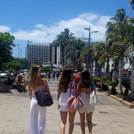 Wonderful White Appartament In Playa Americas Apartamento