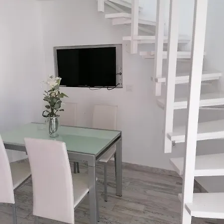 Wonderful White Appartament In Playa Americas Apartamento Playa de las Américas